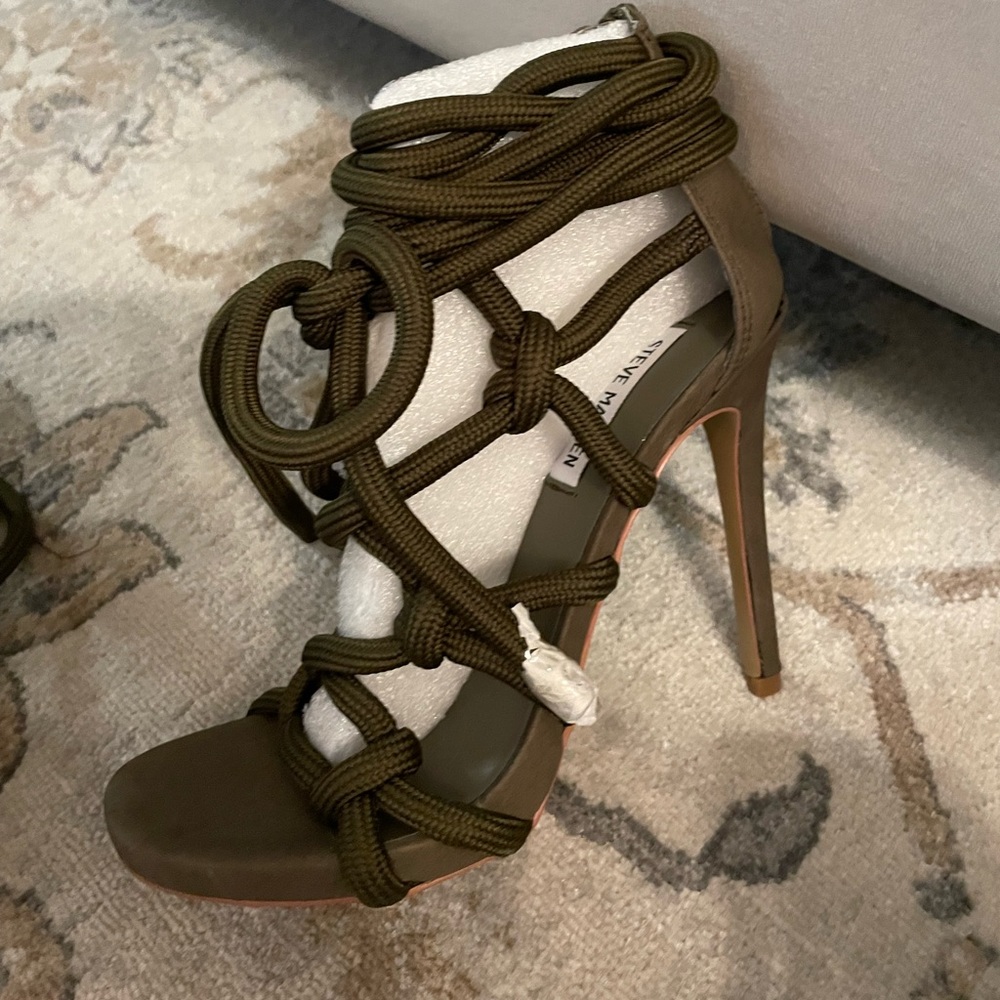Never been worn army green lace up heels from Steve Madden in size 6.